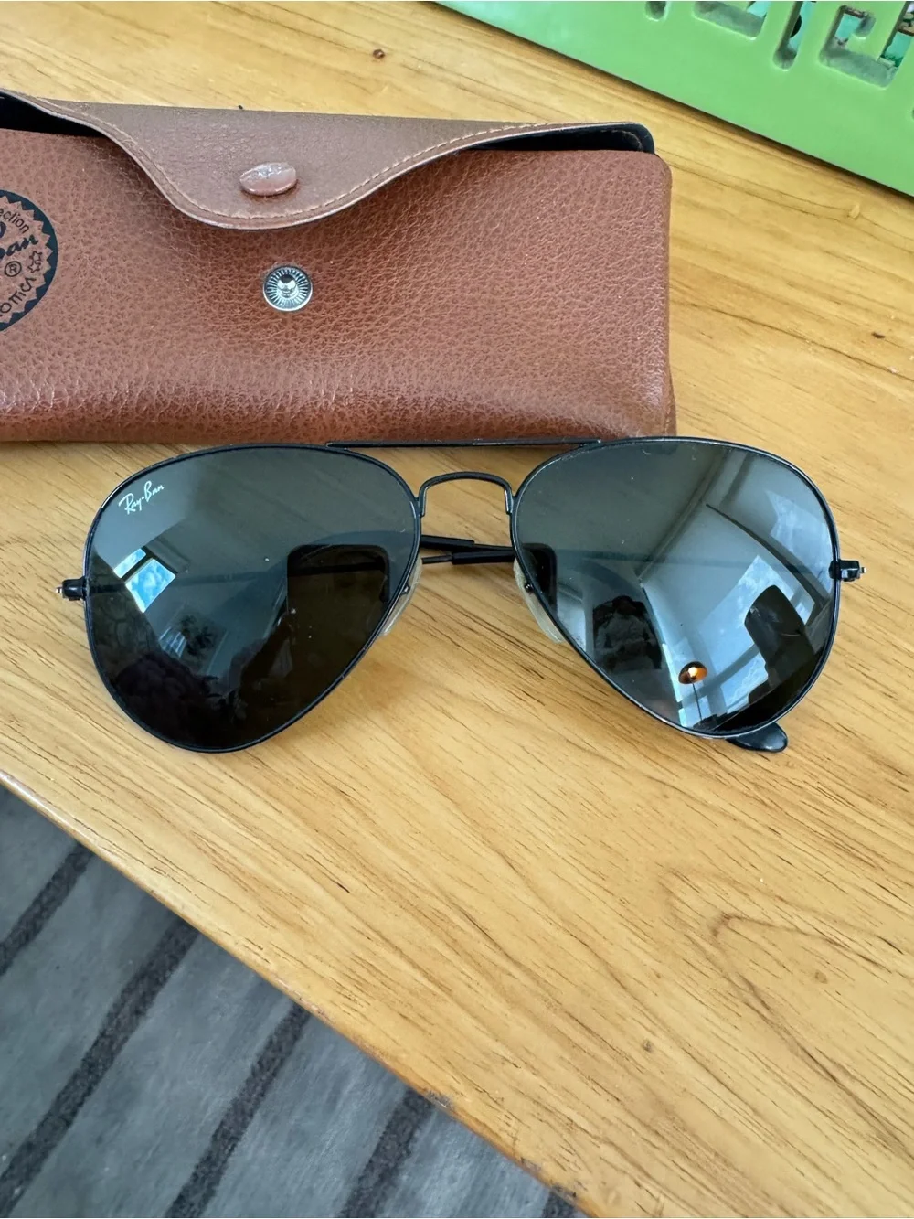 Black Rayban Aviator Classic